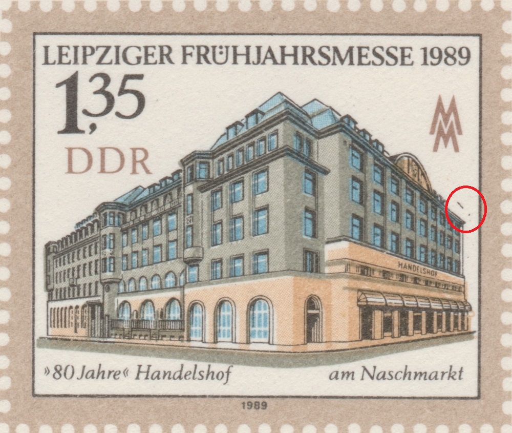 Passerverschiebung gelbbraun sowie DDR nach rechts unten und Strich rechts